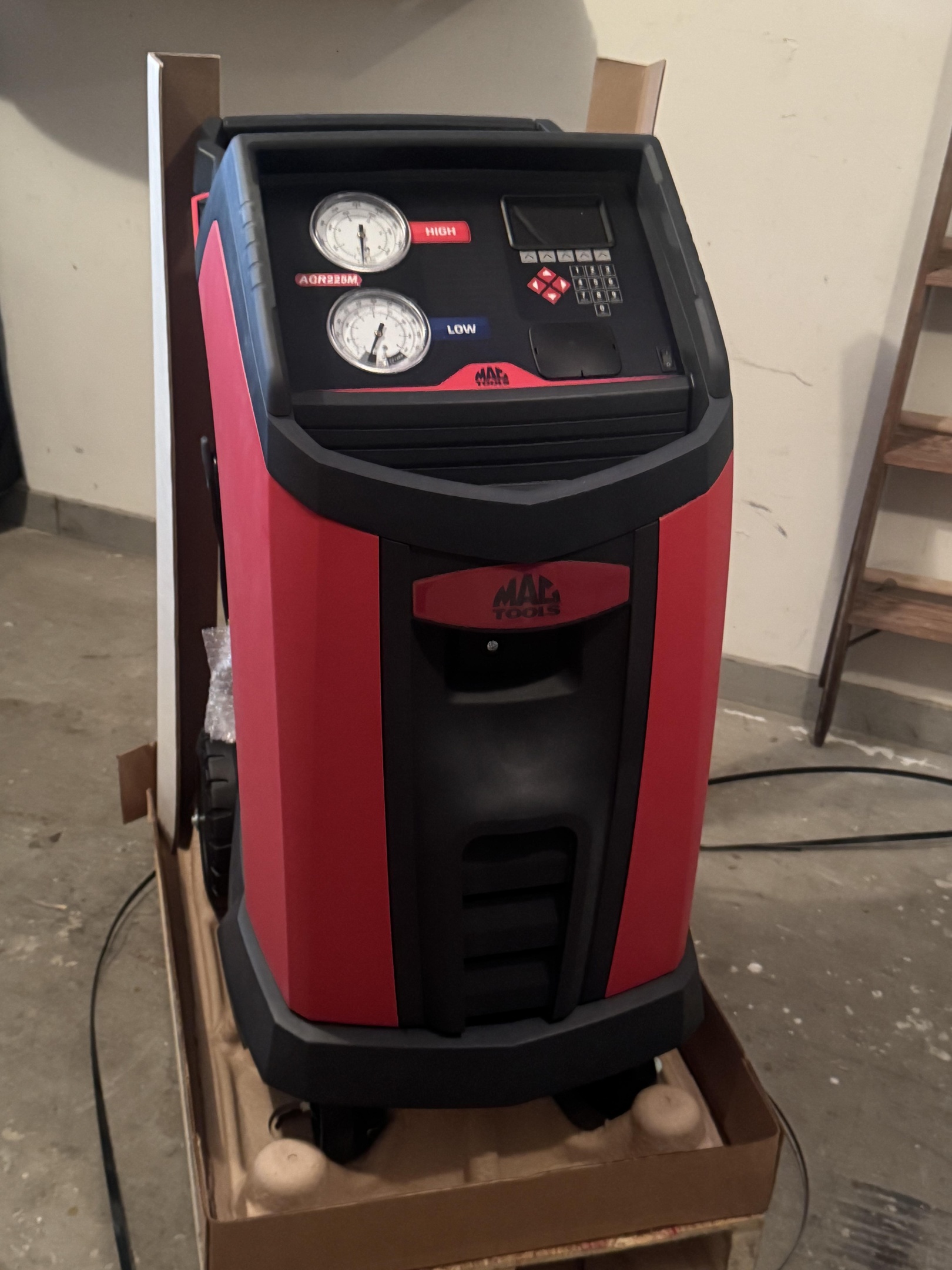 Automatic AC Service Machine